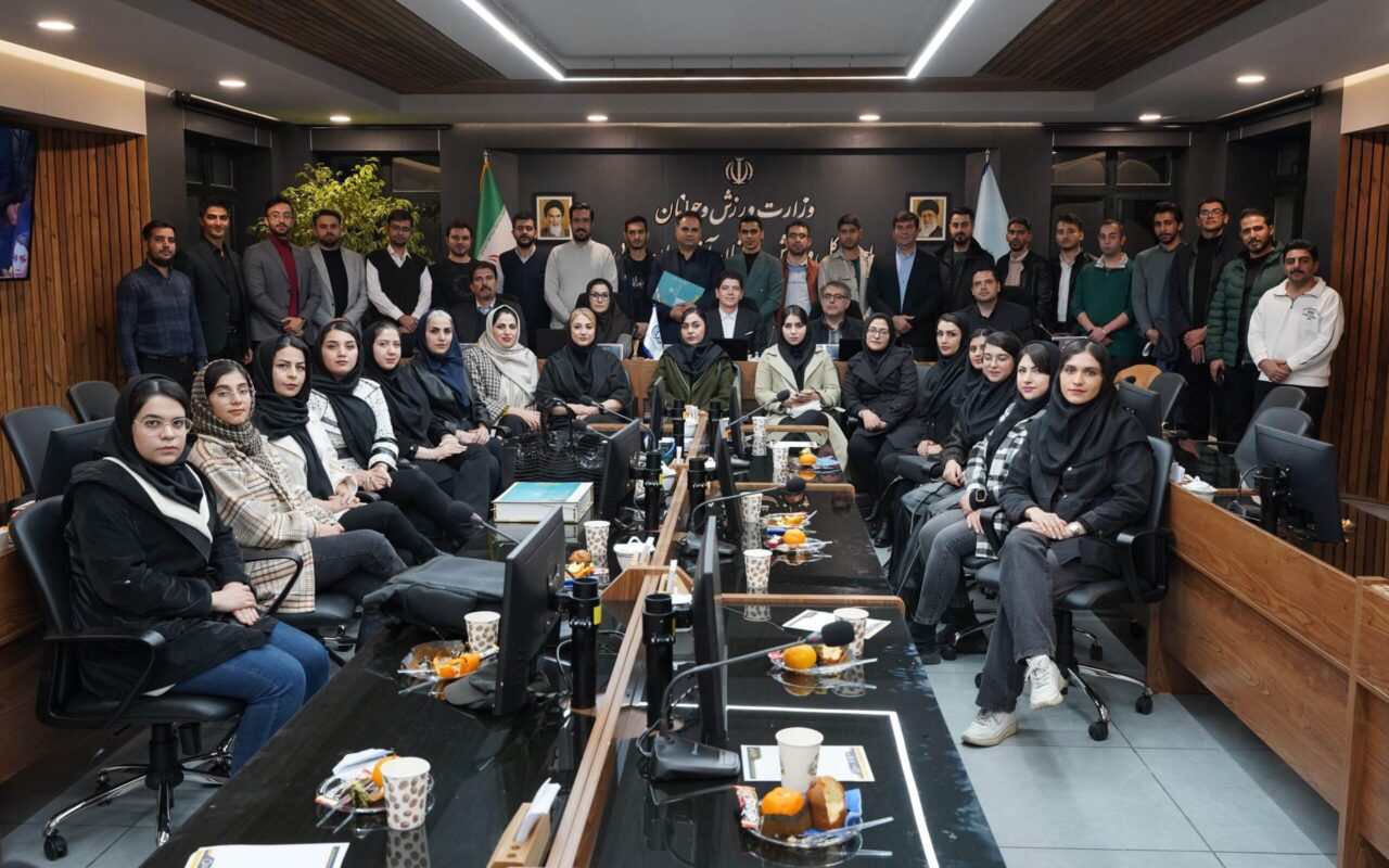اولین نشست تجربه ای نو